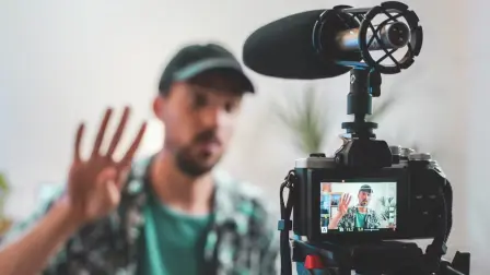 La irrupción de los influencers políticos supone un cambio de paradigma en el ámbito de la comunicación política. Foto: Shutterstock.