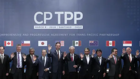 Los miembros del CPTPP son Australia, Brunéi, Canadá, Chile, Japón, Malasia, México, Nueva Zelanda, Perú, Reino Unido, Singapur y Vietnam.
Los miembros del CPTPP son Australia, Brunéi, Canadá, Chile, Japón, Malasia, México, Nueva Zelanda, Perú, Reino Unido, Singapur y Vietnam.
