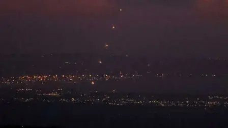 Las autoridades de Irán han advertido este viernes de que el reciente "bombardeo selectivo" de las Fuerzas de Israel contra la capital de Líbano, representa "una escalada peligrosa" y debe ser respondida.

Para más información del tema, visita: https://www.eleconomista.com.mx/internacionales/iran-advierte-ataques-israelies-sobre-beirut-cambian-reglas-juego-20240927-727780.html

¡Síguenos en nuestras redes sociales para mantenerte informado!

Twitter: https://twitter.com/eleconomista 
Facebook: https://www.facebook.com/ElEconomista.mx
Instagram: https://www.instagram.com/eleconomistamx
LinkedIn: https://www.linkedin.com/company/el-economista/

#ElEconomista #EETV