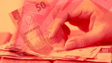 La moneda mexicana revirtió sus ganancias iniciales de la jornada y terminó la semana con un balance negativo de casi 1.50%.

Para más información del tema, visita: https://www.eleconomista.com.mx/mercados/precio-dolar-hoy-27-septiembre-2024-cerro-20240927-727797.html

¡Síguenos en nuestras redes sociales para mantenerte informado!

Twitter: https://twitter.com/eleconomista 
Facebook: https://www.facebook.com/ElEconomista.mx
Instagram: https://www.instagram.com/eleconomistamx
LinkedIn: https://www.linkedin.com/company/el-economista/

#ElEconomista #EETV