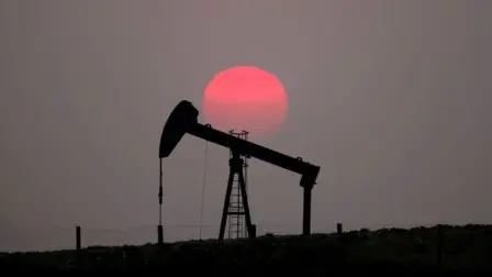 Los precios del petróleo bajaron este viernes, pero subieron por segunda semana consecutiva, ya que los inversores sopesaron factores como las posibles interrupciones del suministro en Oriente Medio y el impacto del huracán Milton en la demanda de combustible en Florida.

Para más información del tema, visita: https://www.eleconomista.com.mx/mercados/petroleo-baja-cierra-semana-ganancias-1-perspectivas-demanda-florida-20241011-729704.html 

¡Síguenos en nuestras redes sociales para mantenerte informado!

Twitter: https://twitter.com/eleconomista 
Facebook: https://www.facebook.com/ElEconomista.mx
Instagram: https://www.instagram.com/eleconomistamx
LinkedIn: https://www.linkedin.com/company/el-economista/

#ElEconomista #EETV