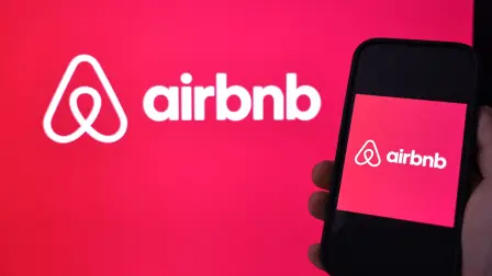 Logo de la plataforma digital Airbnb.