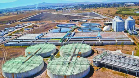 La planta cuenta con tratamiento de lodos para su aprovechamiento en la generación de energía eléctrica.