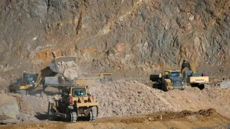 La Secretaría de Hacienda propuso aumentar los derechos sobre la minería en México en la iniciativa de Ley de Ingresos de la Federación, difundida la mañana de este viernes.

Para más información del tema, visita: https://www.eleconomista.com.mx/empresas/shcp-propone-aumento-derechos-sobre-mineria-20241115-734396.html

¡Síguenos en nuestras redes sociales para mantenerte informado!

Twitter: https://twitter.com/eleconomista 
Facebook: https://www.facebook.com/ElEconomista.mx
Instagram: https://www.instagram.com/eleconomistamx
LinkedIn: https://www.linkedin.com/company/el-economista/

#ElEconomista #EETV