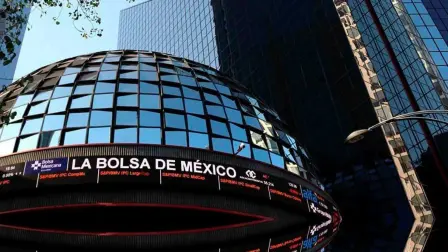 Las bolsas de valores de México extendieron su tendencia negativa este martes, cayendo por séptima jornada consecutiva. Las acciones siguen incorporando a las cotizaciones el nuevo escenario político en Estados Unidos, y tensiones geopolíticas también afectaban.

Para más información del tema, visita: https://www.eleconomista.com.mx/mercados/bmv-cae-septima-jornada-consecutiva-peor-racha-abril-20241119-734887.html

¡Síguenos en nuestras redes sociales para mantenerte informado!

Twitter: https://twitter.com/eleconomista 
Facebook: https://www.facebook.com/ElEconomista.mx
Instagram: https://www.instagram.com/eleconomistamx
LinkedIn: https://www.linkedin.com/company/el-economista/

#ElEconomista #EETV