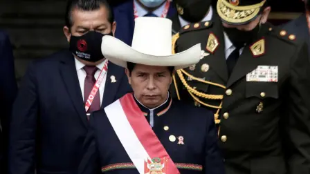 Se prevé que el juicio comience en enero de 2025. Además de Castillo, ha sido acusados también tres de sus ministros para quienes se pide 25 años de cárcel. 

Para más información del tema, visita: https://www.eleconomista.com.mx/internacionales/pedro-castillo-expresidente-peru-ira-juicio-intento-golpe-20241120-735062.html

¡Síguenos en nuestras redes sociales para mantenerte informado!

Twitter: https://twitter.com/eleconomista 
Facebook: https://www.facebook.com/ElEconomista.mx
Instagram: https://www.instagram.com/eleconomistamx
LinkedIn: https://www.linkedin.com/company/el-economista/

#ElEconomista #EETV