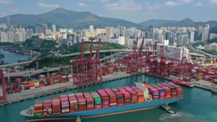 Las medidas tienen como objetivo "promover un crecimiento estable del comercio exterior, consolidar y reforzar la dinámica ascendente de la economía".

Para más información del tema, visita: https://www.eleconomista.com.mx/internacionales/china-anuncia-medidas-estimular-comercio-exterior-20241121-735189.html 

¡Síguenos en nuestras redes sociales para mantenerte informado!

Twitter: https://twitter.com/eleconomista 
Facebook: https://www.facebook.com/ElEconomista.mx
Instagram: https://www.instagram.com/eleconomistamx
LinkedIn: https://www.linkedin.com/company/el-economista/

#ElEconomista #EETV