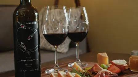 Si se confirman, las cifras de 2024 equivaldrían a una caída global de 2% respecto a 2023 (237 mhl) y de 13% en relación a la media de los diez años precedentes.

Para más información del tema, visita: https://www.eleconomista.com.mx/internacionales/produccion-mundial-vino-caer-2024-menor-volumen-20241129-736280.html

¡Síguenos en nuestras redes sociales para mantenerte informado!

Twitter: https://twitter.com/eleconomista 
Facebook: https://www.facebook.com/ElEconomista.mx
Instagram: https://www.instagram.com/eleconomistamx
LinkedIn: https://www.linkedin.com/company/el-economista/

#ElEconomista #EETV