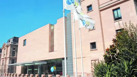 La OCDE advirtió este miércoles que las medidas proteccionistas presentan un "gran riesgo" para la economía mundial, a menos de dos meses de la vuelta al poder de Donald Trump en Estados Unidos.

Para más información del tema, visita: https://www.eleconomista.com.mx/economia/ocde-alerta-sobre-riesgo-proteccionismo-nuevo-gobierno-trump-20241204-736868.html

¡Síguenos en nuestras redes sociales para mantenerte informado!

Twitter: https://twitter.com/eleconomista 
Facebook: https://www.facebook.com/ElEconomista.mx
Instagram: https://www.instagram.com/eleconomistamx
LinkedIn: https://www.linkedin.com/company/el-economista/

#ElEconomista #EETV