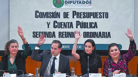 CIUDAD DE MÉXICO, 10DICIEMBRE2024.- Los diputados: Mónica Angélica Álvarez; Raúl Bolaños; Merilyn Gómez, y Ana Elizabeth Ayala, emiten su votación durante la continuación de la segunda reunión de la Comisión de Presupuesto y Cuenta Pública en la que se discute el dictamen del presupuesto de egresos para el ejercicio fiscal 2025.
FOTO: MARIO JASSO/CUARTOSCURO.COM