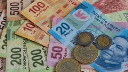 La divisa local se beneficia de las apuestas de un recorte a las tasas de interés de la Reserva Federal en su reunión de la próxima semana.

Para más información del tema, visita: https://www.eleconomista.com.mx/mercados/precio-dolar-hoy-11-diciembre-2024-cotiza-20241211-737901.html

Twitter: https://twitter.com/eleconomista 
Sitio web: https://www.eleconomista.com.mx/ 
Facebook: https://www.facebook.com/ElEconomista.mx 

#ElEconomista #CapitalHumano #EETV