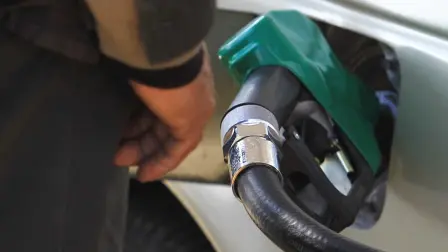 Los incrementos en los precios de las gasolinas y el diésel durante el año se explican por los menores estímulos fiscales que otorgó el gobierno federal en comparación con los dos años anteriores.

Para más información del tema, visita: https://www.eleconomista.com.mx/empresas/gasolinas-diesel-subieron-8-2024-alcanzaron-maximos-historicos-20241223-739548.html

¡Síguenos en nuestras redes sociales para mantenerte informado!

Twitter: https://twitter.com/eleconomista 
Facebook: https://www.facebook.com/ElEconomista.mx
Instagram: https://www.instagram.com/eleconomistamx
LinkedIn: https://www.linkedin.com/company/el-economista/

#ElEconomista #EETV