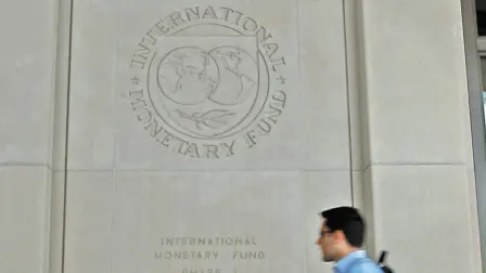 En la actualización de arranque de año, el FMI advierte que las presiones al alza que deja la incertidumbre política en la inflación, puede motivar una pausa en recortes de tasa.

Para más información del tema, visita: https://www.eleconomista.com.mx/economia/fmi-ajusta-pronostico-pib-mexico-espera-crecimiento-1-4-20250117-742447.html 

¡Síguenos en nuestras redes sociales para mantenerte informado!

Twitter: https://twitter.com/eleconomista 
Facebook: https://www.facebook.com/ElEconomista.mx
Instagram: https://www.instagram.com/eleconomistamx
LinkedIn: https://www.linkedin.com/company/el-economista/

#ElEconomista #EETV