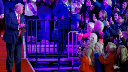 Donald Trump asistió a un mitin en el estadio Capital One Arena de Washington.