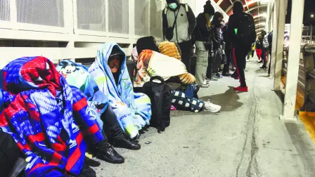 El lunes, José Luis Pérez, entonces director de asuntos migratorios de Tijuana, se convirtió en uno de los pocos funcionarios mexicanos que planteó preocupaciones públicas sobre si México estaba realmente preparado.

Para más información del tema, visita: https://www.eleconomista.com.mx/politica/mexico-construye-refugios-temporales-preparandose-deportaciones-masivas-eu-20250122-743150.html 

¡Síguenos en nuestras redes sociales para mantenerte informado!

Twitter: https://twitter.com/eleconomista 
Facebook: https://www.facebook.com/ElEconomista.mx
Instagram: https://www.instagram.com/eleconomistamx
LinkedIn: https://www.linkedin.com/company/el-economista/

#ElEconomista #EETV