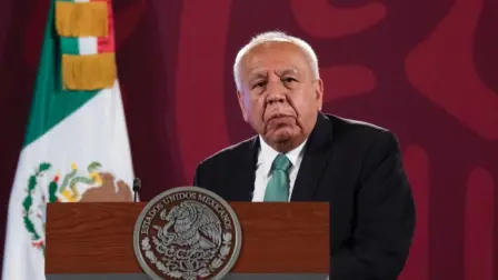 La presidenta de la República destacó que su administración está trabajando en una mejora integral de la institución, incluyendo la agilización de trámites migratorios en aeropuertos para facilitar el ingreso de nacionales y extranjeros.

Para más información del tema, visita: https://www.eleconomista.com.mx/politica/claudia-sheinbaum-justifica-permanencia-francisco-garduno-inm-20250127-743740.html

¡Síguenos en nuestras redes sociales para mantenerte informado!

Twitter: https://twitter.com/eleconomista 
Facebook: https://www.facebook.com/ElEconomista.mx
Instagram: https://www.instagram.com/eleconomistamx
LinkedIn: https://www.linkedin.com/company/el-economista/

#ElEconomista #EETV