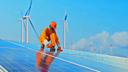 Alternativa. Las empresas pueden instalar paneles solares para reducir su dependencia de fuentes no renovables.