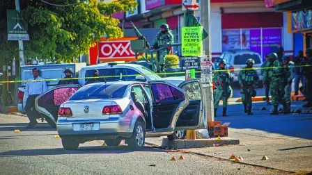 La violencia en Sinaloa ha dejado como saldo centenares de muertos tras la captura de un hijo del Chapo Guzmán y el Mayo Zambada.