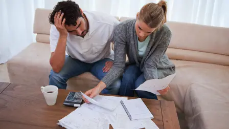 El trabajo de los despachos de cobranza es cobrar las deudas que las personas dejaron de pagar y hacerlo de una forma respetuosa, de no cumplir con esto puedes quejarte de ellos.

Para más información del tema, visita: https://www.eleconomista.com.mx/finanzaspersonales/iniciaste-ano-deudas-te-sufrir-despachos-cobranza-20250127-743861.html

¡Síguenos en nuestras redes sociales para mantenerte informado!

Twitter: https://twitter.com/eleconomista 
Facebook: https://www.facebook.com/ElEconomista.mx
Instagram: https://www.instagram.com/eleconomistamx
LinkedIn: https://www.linkedin.com/company/el-economista/

#ElEconomista #EETV