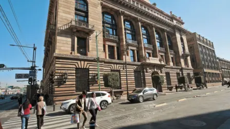 La expectativa de crecimiento que tiene la media de especialistas del sector privado para el primer año de gobierno de Claudia Sheinbaum, es de 1.07% según los resultados de la Encuesta aplicada por Banxico.