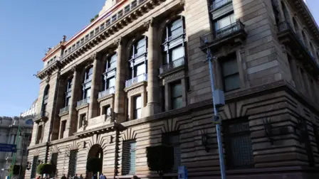 El Banxico recortó en 50 puntos base su tasa de interés interbancario a un día a un nivel de 9.50%, en una decisión en donde el subgobernador Jonathan Heath, votó a favor de reducir en 25 puntos base la tasa.