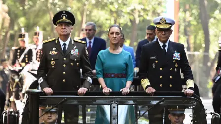 Ricardo Trevilla Trejo (Sedena), Claudia Sheinbaum y Raymundo Pedro Morales (Semar).