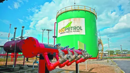 Picture of a crude oil storage tank at the plant of Colombian petroleum company Ecopetrol in Acacias, Meta Department, south of Bogota on February 10, 2023. (Photo by Juan BARRETO / AFP)