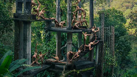 Other World, por Rob Woodcox.