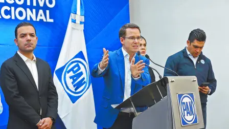 Los legisladores del PAN también propondrán que bajen los precios de gasolinas y luz.