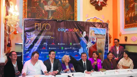 Elena Poniatowska y el alcalde de Coyoacán, Giovani Gutiérrez, presidieron el anuncio del vasto programa editorial y cultural.