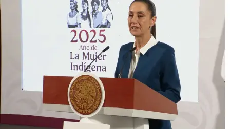 La presidenta de México, Claudia Sheinbaum, confirmó que funcionarios de su gobierno se encuentran en Washington, D.C., Estados Unidos, para sostener reuniones con autoridades estadounidenses con el objetivo de fortalecer la coordinación bilateral en seguridad y comercio.

Para más información del tema, visita: https://www.eleconomista.com.mx/politica/hacienda-suma-reuniones-autoridades-eu-alcanzar-acuerdos-seguridad-comercio-sheinbaum-20250227-748226.html

¡Síguenos en nuestras redes sociales para mantenerte informado!

Twitter: https://twitter.com/eleconomista 
Facebook: https://www.facebook.com/ElEconomista.mx
Instagram: https://www.instagram.com/eleconomistamx
LinkedIn: https://www.linkedin.com/company/el-economista/

#ElEconomista #EETV