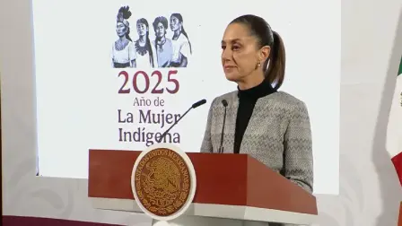 La presidenta Claudia Sheinbaum evitó este viernes comentar sobre la entrega por parte de México de 29 narcotraficantes a Estados Unidos, y adelantó que el gabinete de seguridad lo explicará en una conferencia de prensa programada para las 11:00 horas. 

Para más información del tema, visita: https://www.eleconomista.com.mx/politica/sheinbaum-adelanta-garcia-harfuch-gertz-manero-daran-conferencia-sobre-ola-extradiciones-20250228-748402.html 

¡Síguenos en nuestras redes sociales para mantenerte informado! 

Twitter: https://twitter.com/eleconomista 
Facebook: https://www.facebook.com/ElEconomista.mx 
Instagram: https://www.instagram.com/eleconomistamx 
LinkedIn: https://www.linkedin.com/company/el-economista/ 

#ElEconomista #EETV