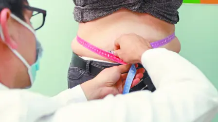 Actualmente, México supera en más de 14 puntos (76.2%) el promedio sumado entre ambas condiciones en el Continente Americano (62.5%), alerta el Colegio Mexicano de Cirugía para la Obesidad y Enfermedades Metabólicas.

Para más información del tema, visita: https://www.eleconomista.com.mx/arteseideas/2035-media-poblacion-mundial-tendra-sobrepeso-u-obesidad-20250304-748861.html

¡Síguenos en nuestras redes sociales para mantenerte informado!

Twitter: https://twitter.com/eleconomista 
Facebook: https://www.facebook.com/ElEconomista.mx
Instagram: https://www.instagram.com/eleconomistamx
LinkedIn: https://www.linkedin.com/company/el-economista/

#ElEconomista #EETV