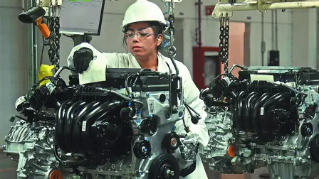 RECORRIDO POR LA PLANTA HONDA EN CELAYA, GUANAJUATO. LOS MOTORES DE LA MARCA PASAN POR LA ULTIMA REVISION UNA VEZ ARMADOS.