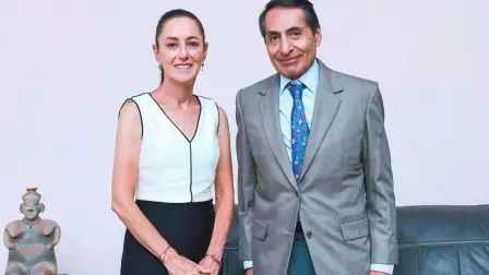 Rogelio Ramírez de la O presentó su renuncia a la presidenta Claudia Sheinbaum, con lo cual dejará de estar al frente de la Secretaría de Hacienda, de acuerdo con fuentes cercanas a la dependencia.

Para más información del tema, visita: https://www.eleconomista.com.mx/economia/rogelio-ramirez-presento-renuncia-sheinbaum-le-dice-adios-shcp-20250307-749562.html

¡Síguenos en nuestras redes sociales para mantenerte informado!

Twitter: https://twitter.com/eleconomista 
Facebook: https://www.facebook.com/ElEconomista.mx
Instagram: https://www.instagram.com/eleconomistamx
LinkedIn: https://www.linkedin.com/company/el-economista/

#ElEconomista #EETV