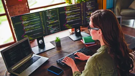 El comercio electrónico, la banca en línea y la adopción digital en adultos mayores crecieron drásticamente por la pandemia, lo que a su vez supone retos para la ciberseguridad del país.

Para más información del tema, visita: https://www.eleconomista.com.mx/tecnologia/pandemia-covid-19-detono-internet-mexico-20250322-751599.html

¡Síguenos en nuestras redes sociales para mantenerte informado!

Twitter: https://twitter.com/eleconomista 
Facebook: https://www.facebook.com/ElEconomista.mx
Instagram: https://www.instagram.com/eleconomistamx
LinkedIn: https://www.linkedin.com/company/el-economista/

#ElEconomista #EETV