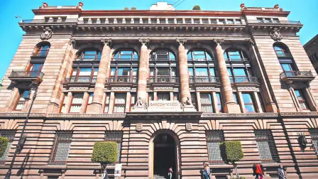 Descripción automática