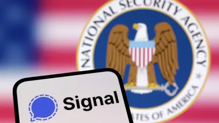 Los logotipos de la aplicación Signal y la Agencia de Seguridad Nacional de Estados Unidos.