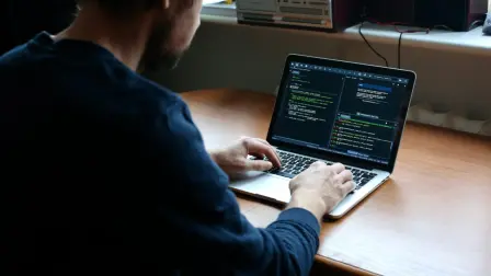 Las ofertas laborales no están exentas de estafas y cuidarse de ellas es sencillo si se revisan con cuidado las descripciones en plataformas especializadas y se cuidan los datos personales.

Para más información del tema, visita: https://www.eleconomista.com.mx/finanzaspersonales/ofertas-trabajo-fraudulentas-identificarlas-20250325-752047.html

¡Síguenos en nuestras redes sociales para mantenerte informado!

Twitter: https://twitter.com/eleconomista 
Facebook: https://www.facebook.com/ElEconomista.mx
Instagram: https://www.instagram.com/eleconomistamx
LinkedIn: https://www.linkedin.com/company/el-economista/

#ElEconomista #EETV