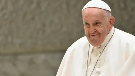 La Oficina de Prensa de la Santa Sede ha confirmado que el Papa Francisco ha delegado en el cardenal Leonardo Sandri la celebración de la misa del Domingo de Ramos.

Para más información del tema, visita:https://www.eleconomista.com.mx/internacionales/papa-francisco-mejora-presidira-misa-domingo-ramos-20250411-754597.html 

¡Síguenos en nuestras redes sociales para mantenerte informado!

Twitter: https://twitter.com/eleconomista 
Facebook: https://www.facebook.com/ElEconomista.mx
Instagram: https://www.instagram.com/eleconomistamx
LinkedIn: https://www.linkedin.com/company/el-economista/

#ElEconomista #EETV