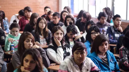 Esta iniciativa busca que las y los jóvenes egresados de secundaria tengan acceso gratuito y equitativo a la Educación Media Superior.

Para más información del tema, visita: https://www.eleconomista.com.mx/politica/vas-entrar-bachillerato-acerca-fecha-limite-registrarte-mi-derecho-mi-lugar-20250412-754724.html

¡Síguenos en nuestras redes sociales para mantenerte informado!

Twitter: https://twitter.com/eleconomista 
Facebook: https://www.facebook.com/ElEconomista.mx
Instagram: https://www.instagram.com/eleconomistamx
LinkedIn: https://www.linkedin.com/company/el-economista/

#ElEconomista #EETV