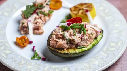 grilled avocado salad tuna fish pepper radish