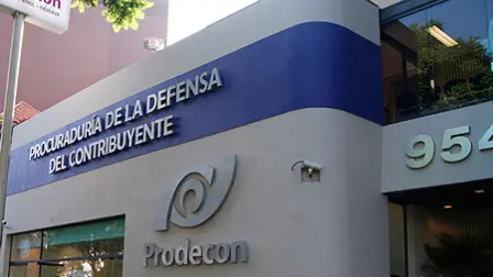 En el caso de las devoluciones automáticas, la autoridad fiscal suele tardar entre siete y 10 días para hacer la devolución; por ley el fisco tiene 40 días hábiles a partir de la solicitud para regresar el dinero.

Para más información del tema, visita: https://www.eleconomista.com.mx/economia/contribuyentes-quejan-retrasos-devoluciones-saldo-favor-20250420-755618.html 

¡Síguenos en nuestras redes sociales para mantenerte informado!

Twitter: https://twitter.com/eleconomista 
Facebook: https://www.facebook.com/ElEconomista.mx
Instagram: https://www.instagram.com/eleconomistamx
LinkedIn: https://www.linkedin.com/company/el-economista/

#ElEconomista #EETV