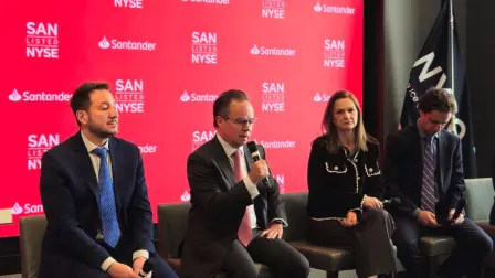 Alonso Cervera, director general adjunto de estudios y asuntos públicosde Banco Santander. Foto: Jorge Argueta