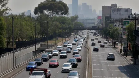 La Comisión Ambiental de la Megalópolis detalló que se mantendrá pendiente de la calidad del aire y evolución de las condiciones meteorológicas de la Zona Metropolitana del Valle de México para emitir un reporte en punto de las próximas 20:00 horas.

Para más información del tema, visita: https://www.eleconomista.com.mx/politica/doble-hoy-circula-activan-fase-1-contingencia-ambiental-valle-mexico-concentracion-ozono-20250423-756106.html

¡Síguenos en nuestras redes sociales para mantenerte informado!

Twitter: https://twitter.com/eleconomista 
Facebook: https://www.facebook.com/ElEconomista.mx
Instagram: https://www.instagram.com/eleconomistamx
LinkedIn: https://www.linkedin.com/company/el-economista/

#ElEconomista #EETV