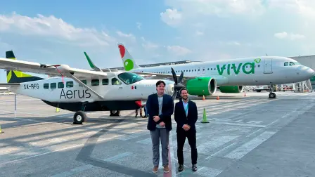 Javier Herrera, CEO de Aerus y Javier Suárez, vicepresidente ejecutivo de Estrategia, Planeación y Alianzas de Viva.
