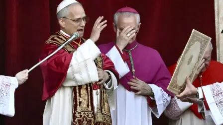 La presidenta de México, Claudia Sheinbaum, felicitó este jueves al papa León XIV, elegido para liderar a los 1,400 millones fieles de la Iglesia Católica, y primer papa procedente de Estados Unidos, con nacionalidad peruana.

Para más información del tema, visita: https://www.eleconomista.com.mx/internacionales/sheinbaum-felicita-papa-leon-xiv-destaca-convergencia-humanista-favor-paz-20250508-758232.html

¡Síguenos en nuestras redes sociales para mantenerte informado!

Twitter: https://twitter.com/eleconomista 
Facebook: https://www.facebook.com/ElEconomista.mx
Instagram: https://www.instagram.com/eleconomistamx
LinkedIn: https://www.linkedin.com/company/el-economista/

#ElEconomista #EETV
