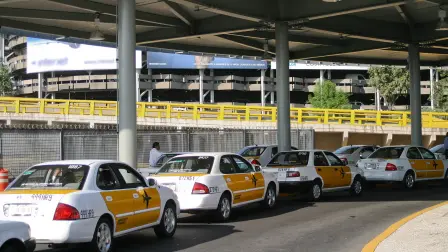 Taxis autorizados en el AICM.