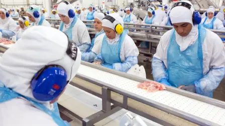 Brasil es el primer exportador mundial de carne de pollo y China, su principal destino, con más de 562,000 toneladas enviadas en 2024, un 10.89% del total exportado, según datos de la Asociación Brasileña de Proteína Animal.

Para más información del tema, visita: https://www.eleconomista.com.mx/internacionales/gripe-aviar-brasil-suspende-exportacion-pollo-argentina-china-ue-20250516-759479.html 

¡Síguenos en nuestras redes sociales para mantenerte informado!

Twitter: https://twitter.com/eleconomista 
Facebook: https://www.facebook.com/ElEconomista.mx
Instagram: https://www.instagram.com/eleconomistamx
LinkedIn: https://www.linkedin.com/company/el-economista/

#ElEconomista #EETV
