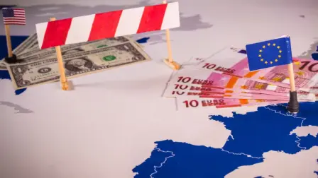 Estados Unidos mantiene aranceles del 25% sobre el acero y el aluminio europeo y sobre las importaciones de automóvil y piezas de coche.

Para más información del tema, visita:https://www.eleconomista.com.mx/internacionales/estados-unidos-ue-mantienen-contacto-constante-resolver-crisis-arancelaria-20250528-761166.html

¡Síguenos en nuestras redes sociales para mantenerte informado!

Twitter: https://twitter.com/eleconomista 
Facebook: https://www.facebook.com/ElEconomista.mx
Instagram: https://www.instagram.com/eleconomistamx
LinkedIn: https://www.linkedin.com/company/el-economista/

#ElEconomista #EETV